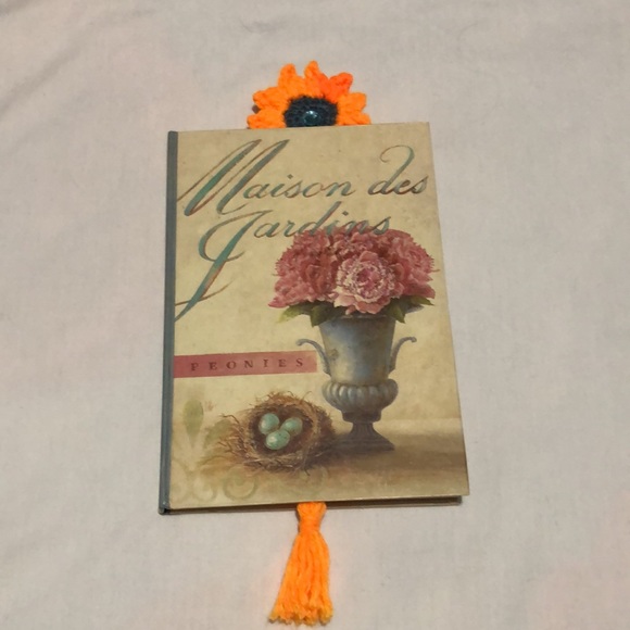Flower Crochet Bookmark - Picture 2 of 5